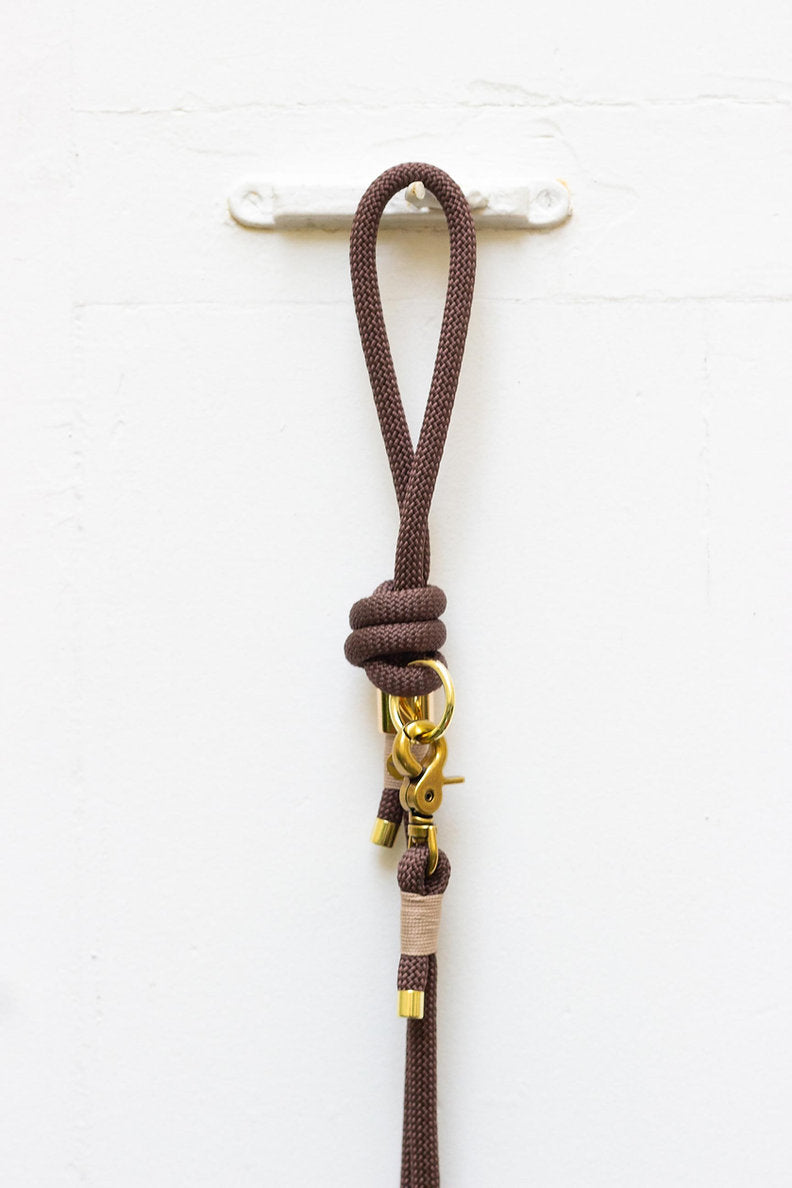 Hazelnut leash