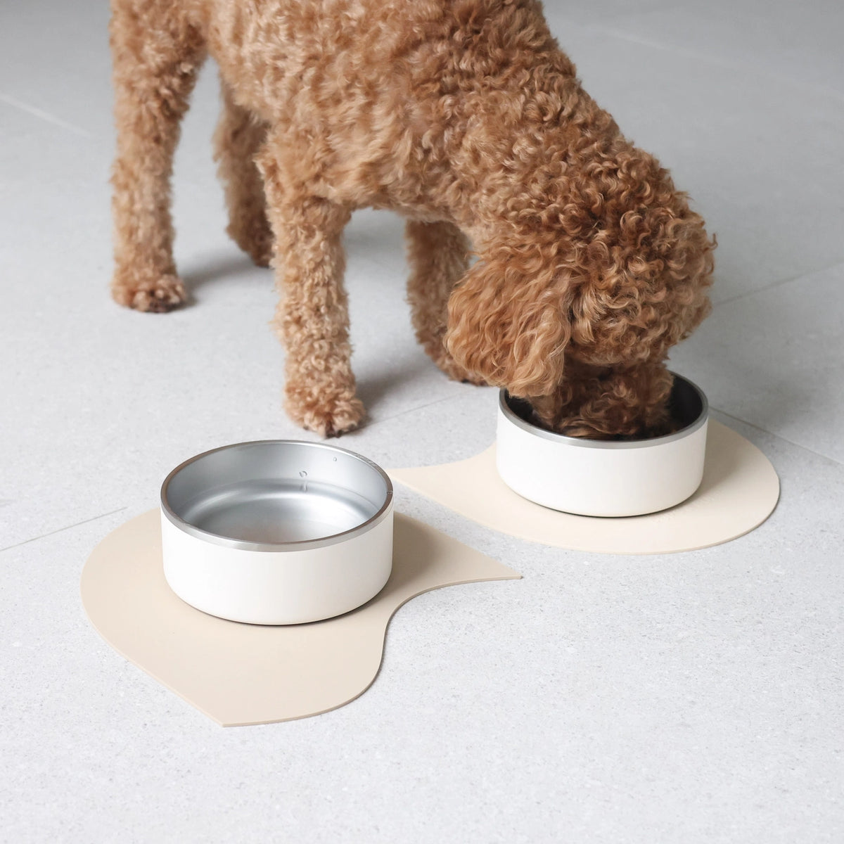 Tapis de gamelle en silicone beige et crème