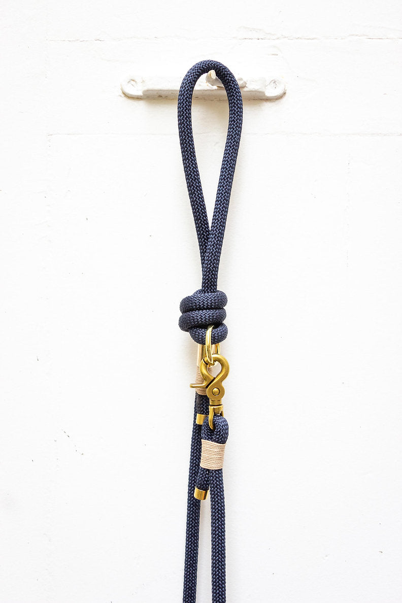 Leash navy