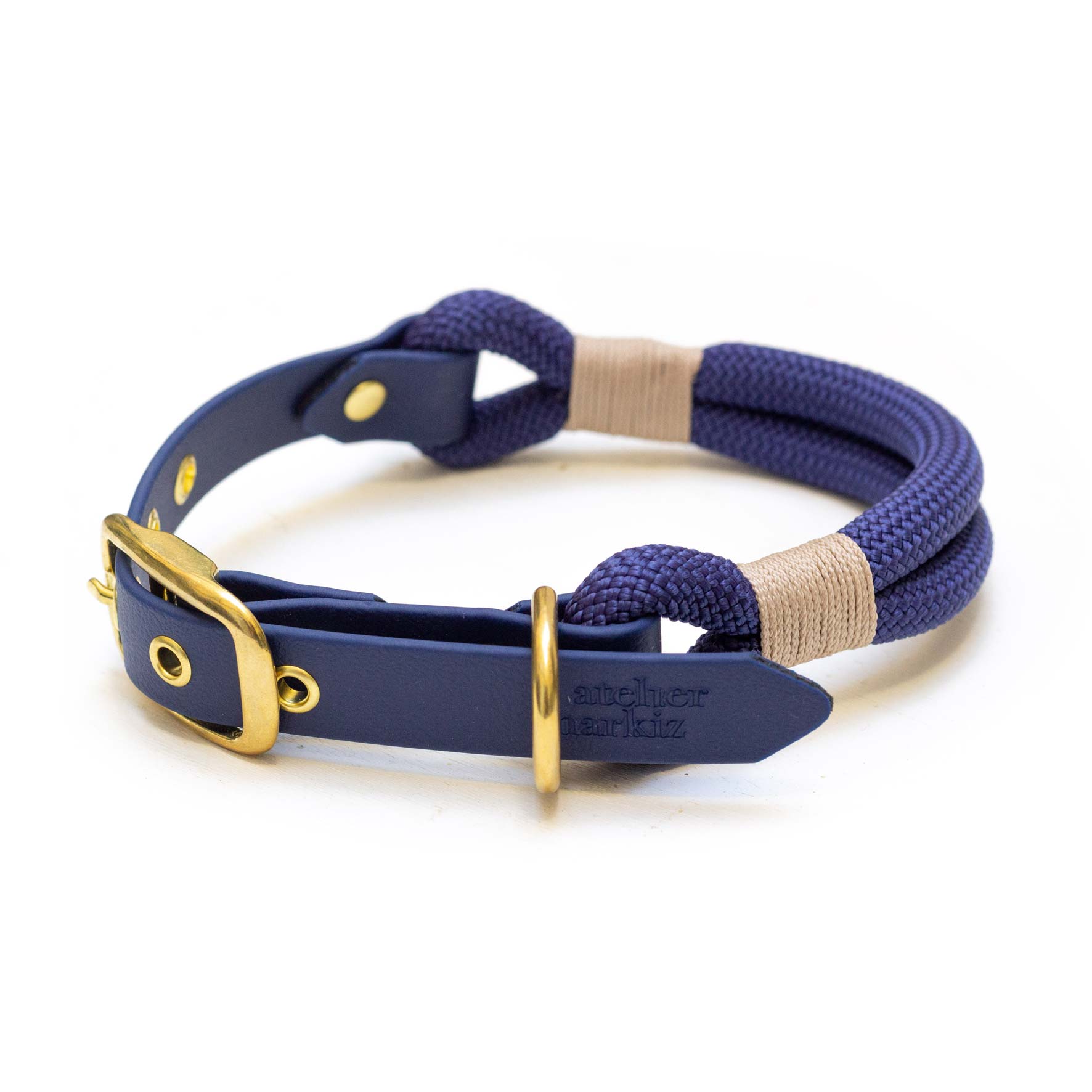 Collier navy