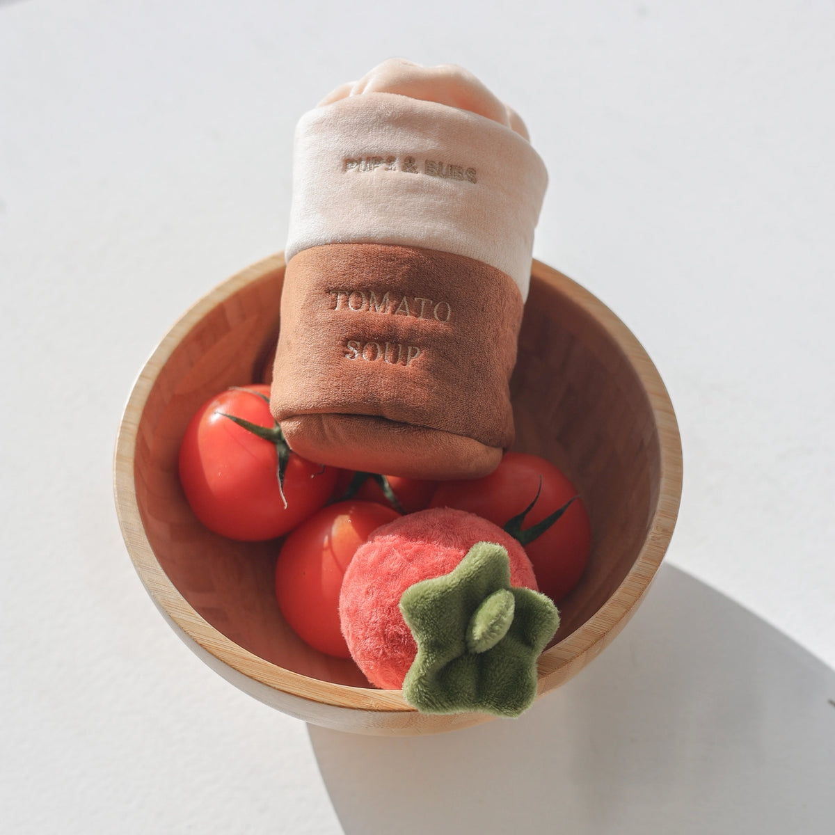 Boîte de soupe de tomate de fouille