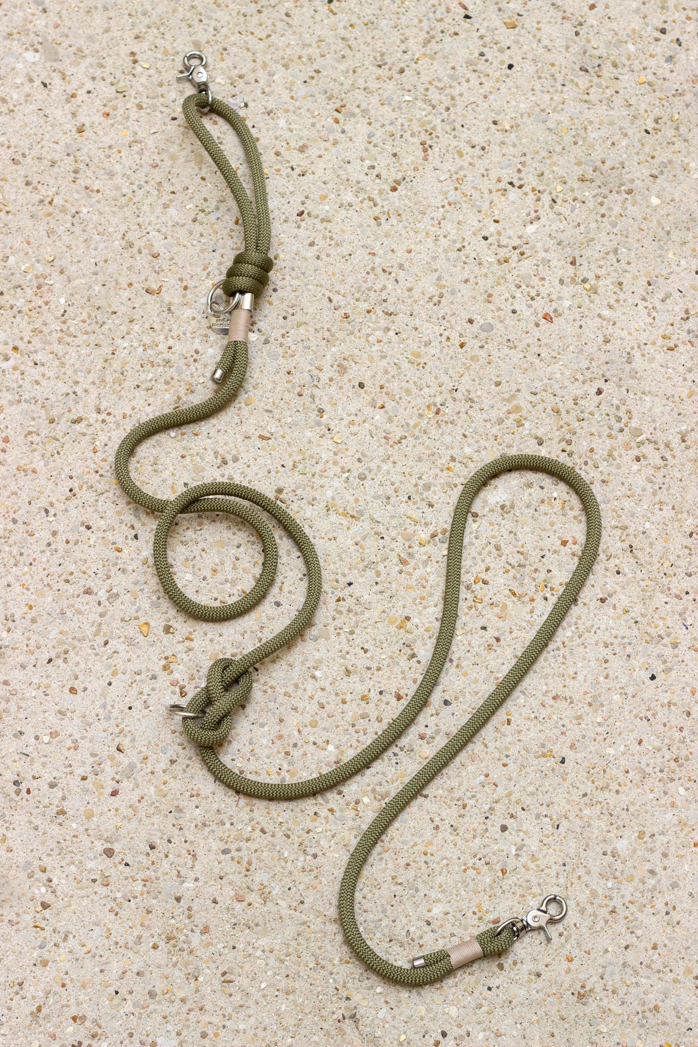Khaki leash