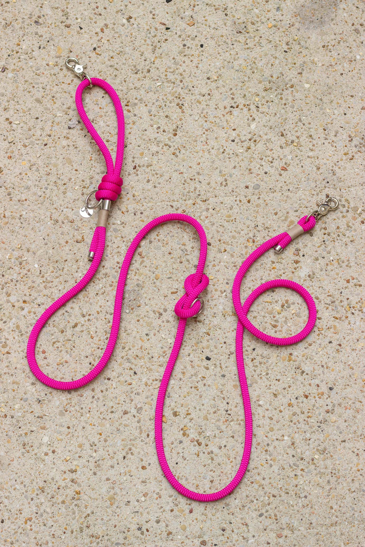 Fuchsia leash